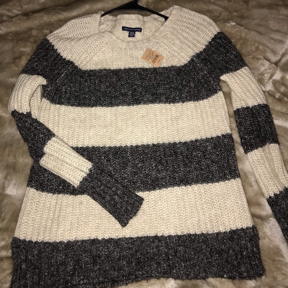 American Eagle sweater, new with tags!!